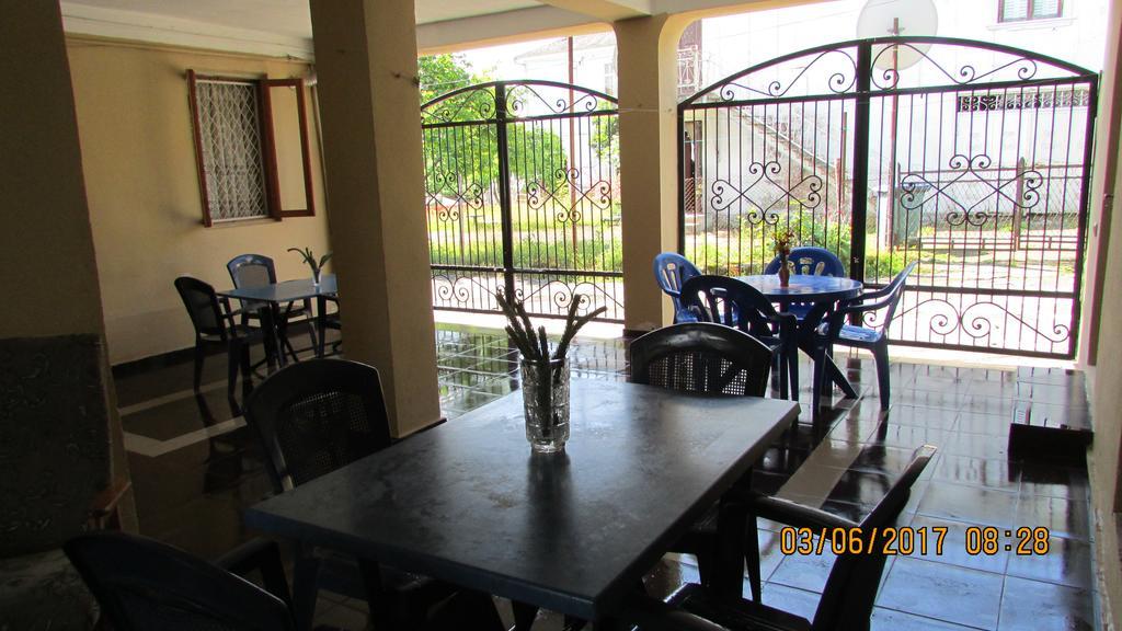 Sunny House Kobuleti Hotel Ngoại thất bức ảnh