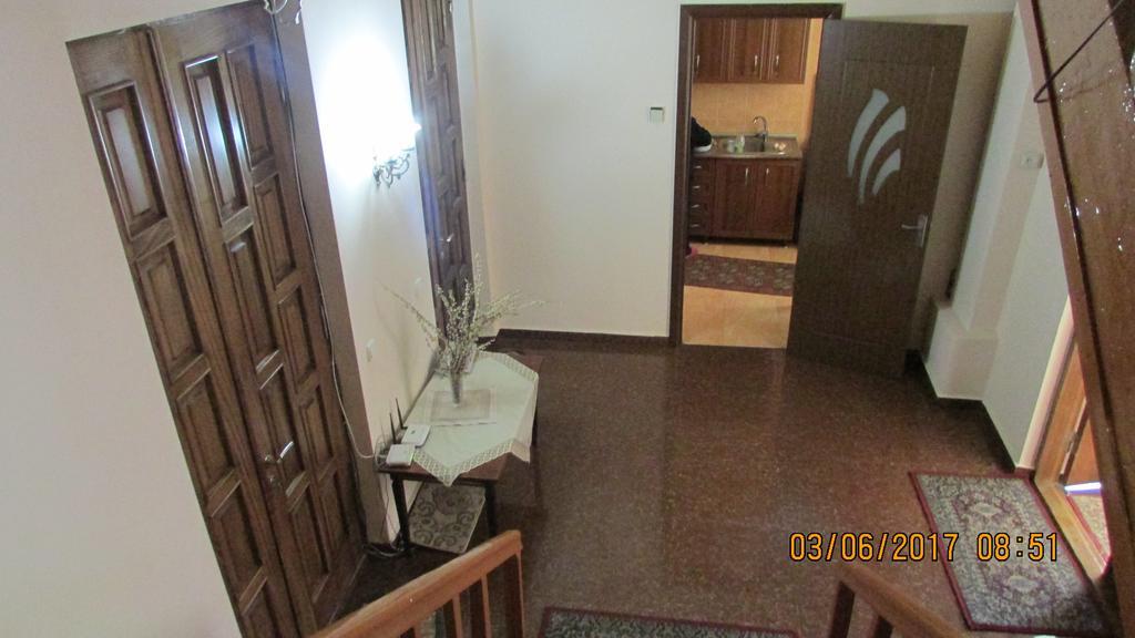 Sunny House Kobuleti Hotel Ngoại thất bức ảnh