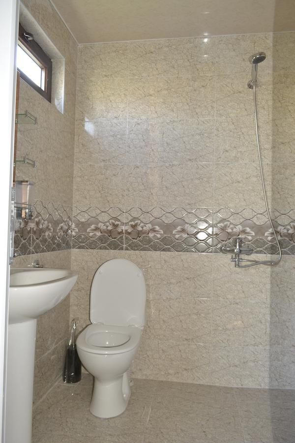 Sunny House Kobuleti Hotel Ngoại thất bức ảnh