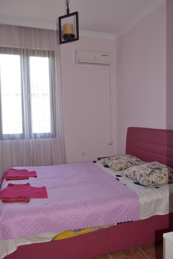 Sunny House Kobuleti Hotel Ngoại thất bức ảnh