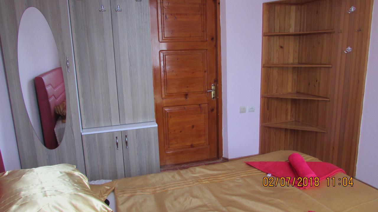Sunny House Kobuleti Hotel Ngoại thất bức ảnh