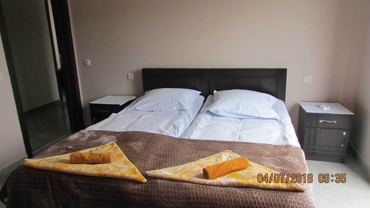 Sunny House Kobuleti Hotel Ngoại thất bức ảnh