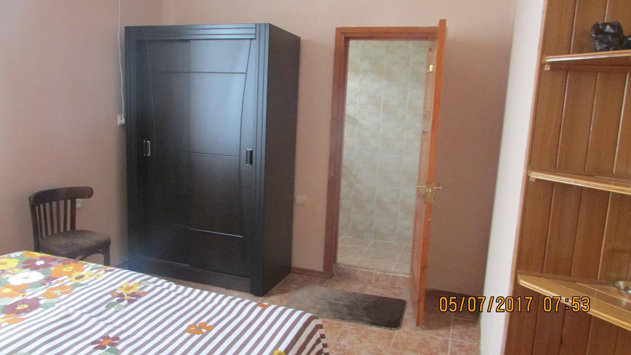 Sunny House Kobuleti Hotel Ngoại thất bức ảnh