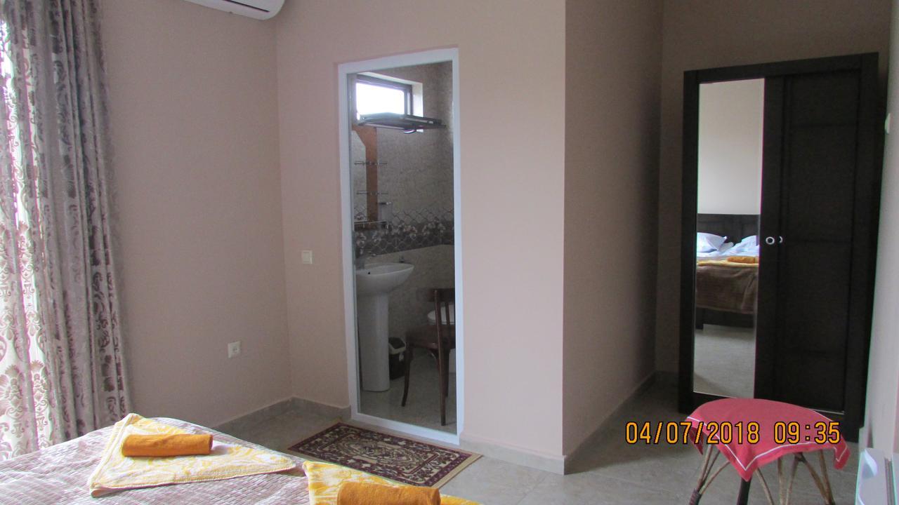 Sunny House Kobuleti Hotel Ngoại thất bức ảnh