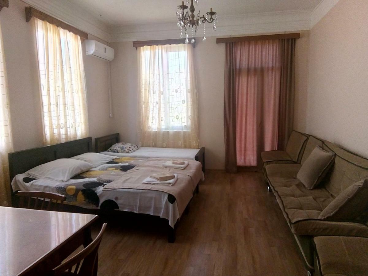 Sunny House Kobuleti Hotel Ngoại thất bức ảnh